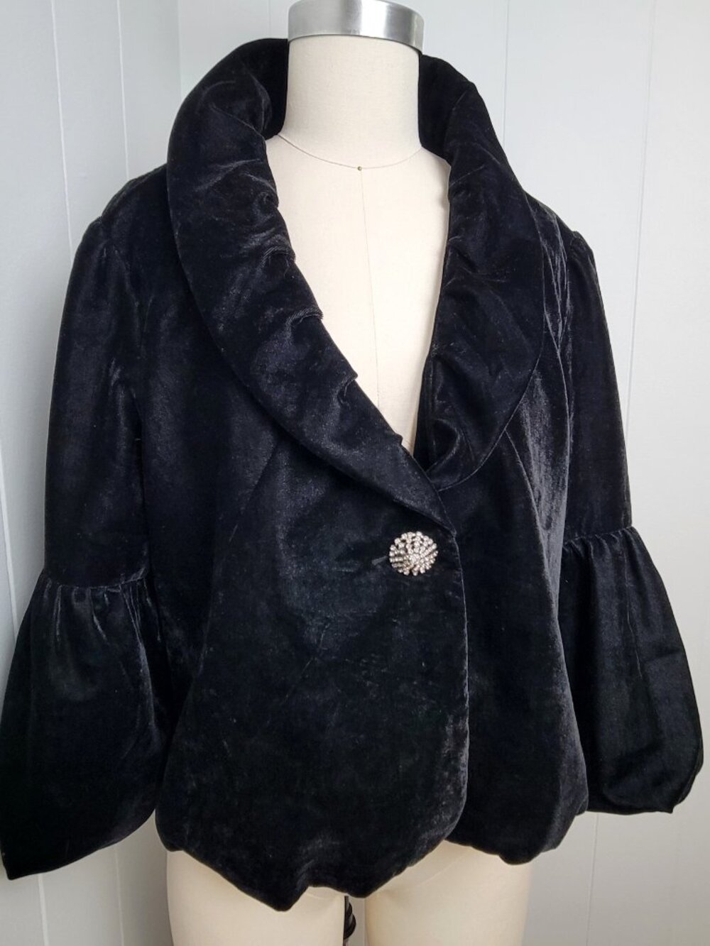 Vintage Y2K Worthington Black Velvet Cropped Jacket
